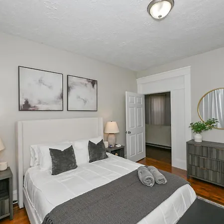 3 Bed Spacious 1St Floor Apt At Tremont